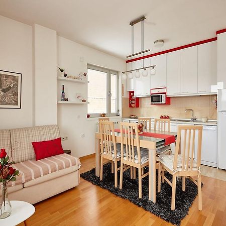 Luxury Apartment Near City Center スコピエ エクステリア 写真